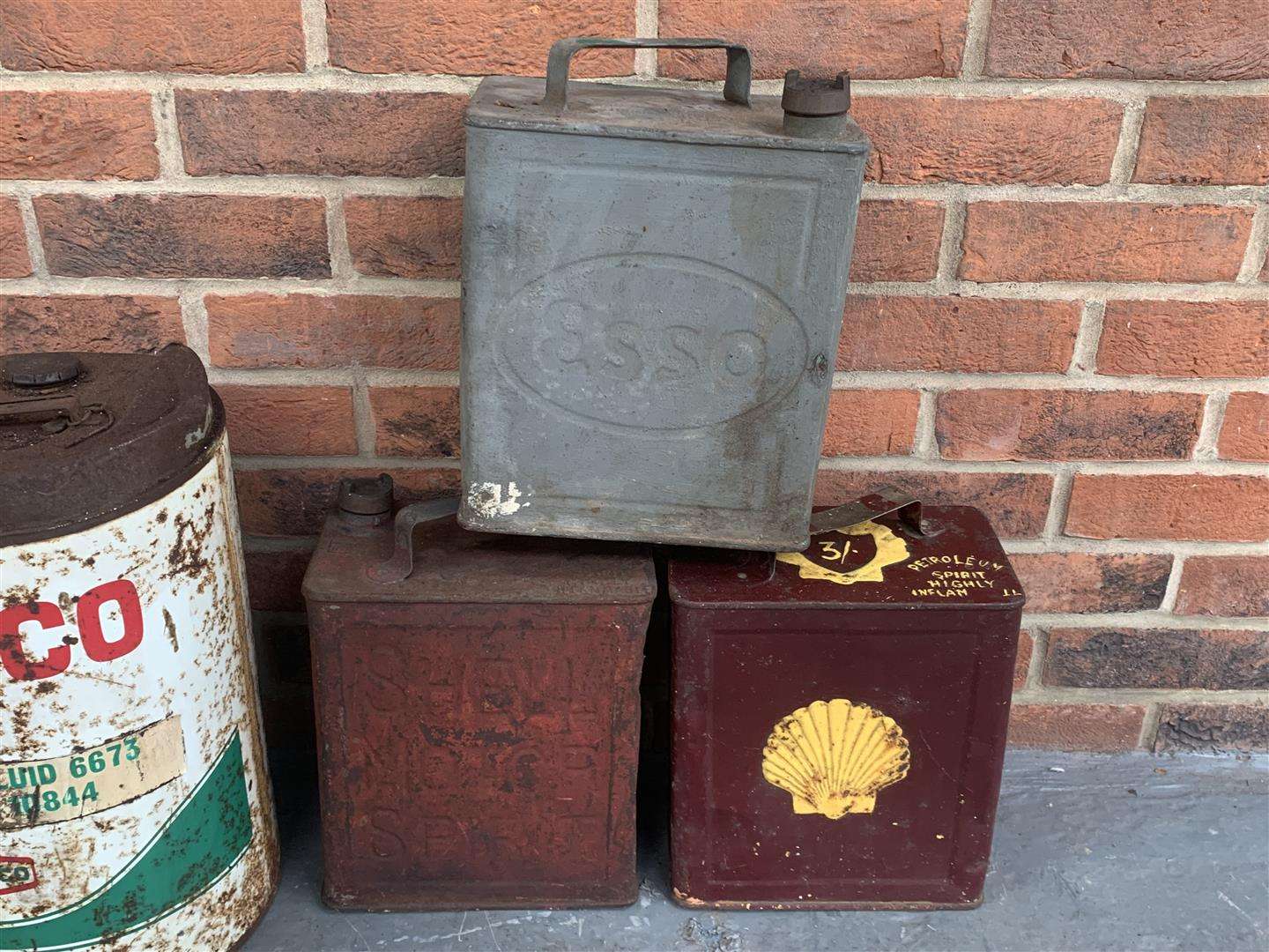 <p>Mixed Lot Of Nine Fuel/Oil Cans</p>