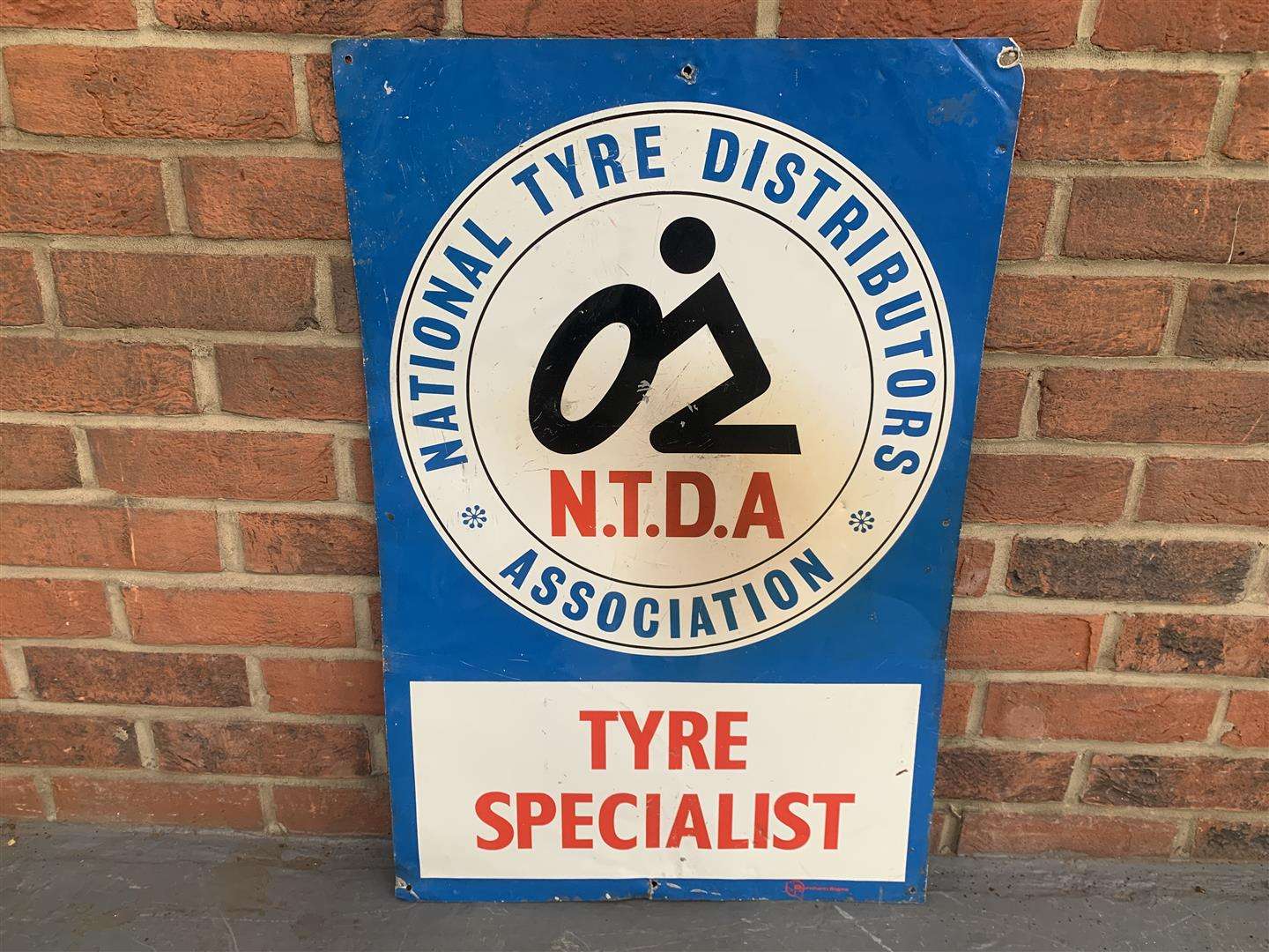 <p>Aluminium N.T.D.A Tyre Specialist Sign</p>