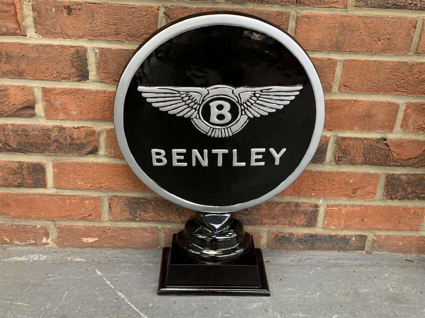 <p>Cast Aluminium Bentley Display Stand</p>