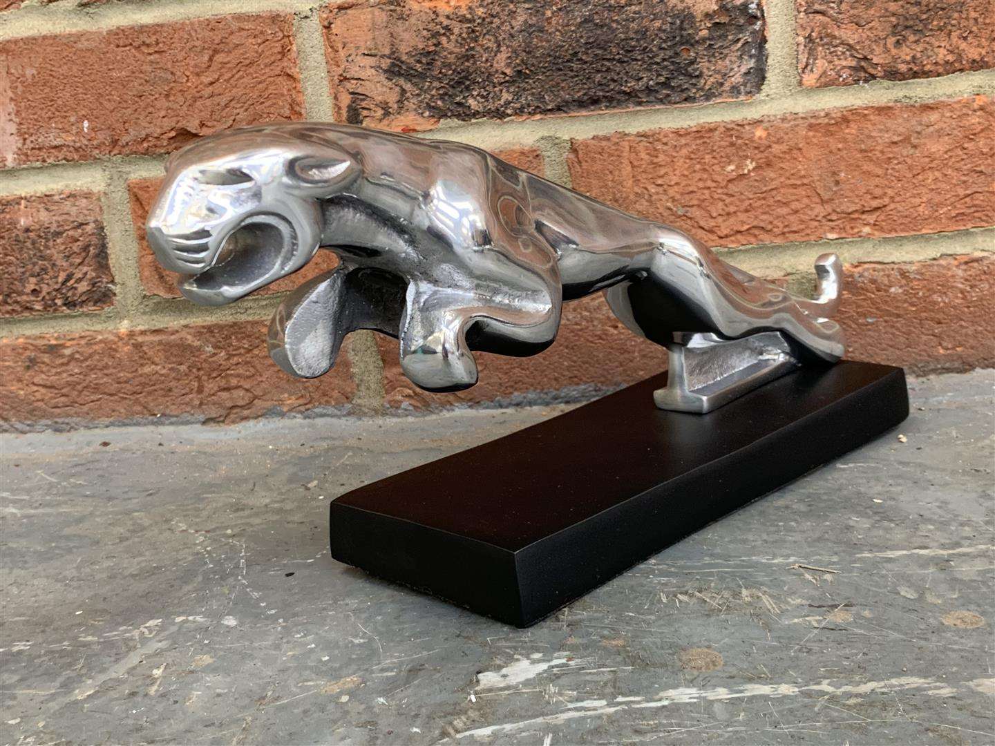 <p>Cast Aluminium Jaguar Mascot On Plinth&nbsp;</p>