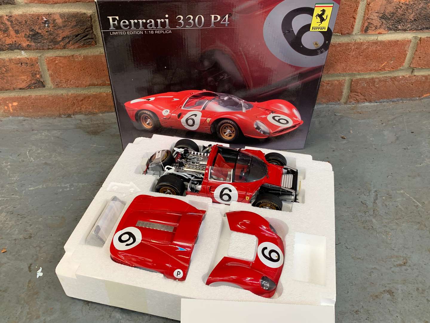 <p>Boxed Ferrari 330 P4 Model Car 1:18 Scale</p>