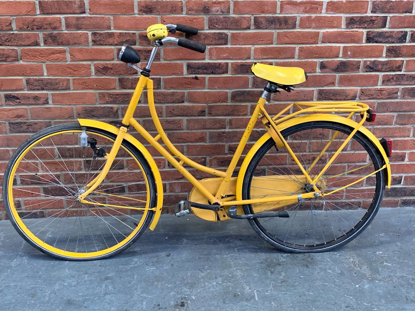 <p>Yellow Dutch Ladies Bike</p>