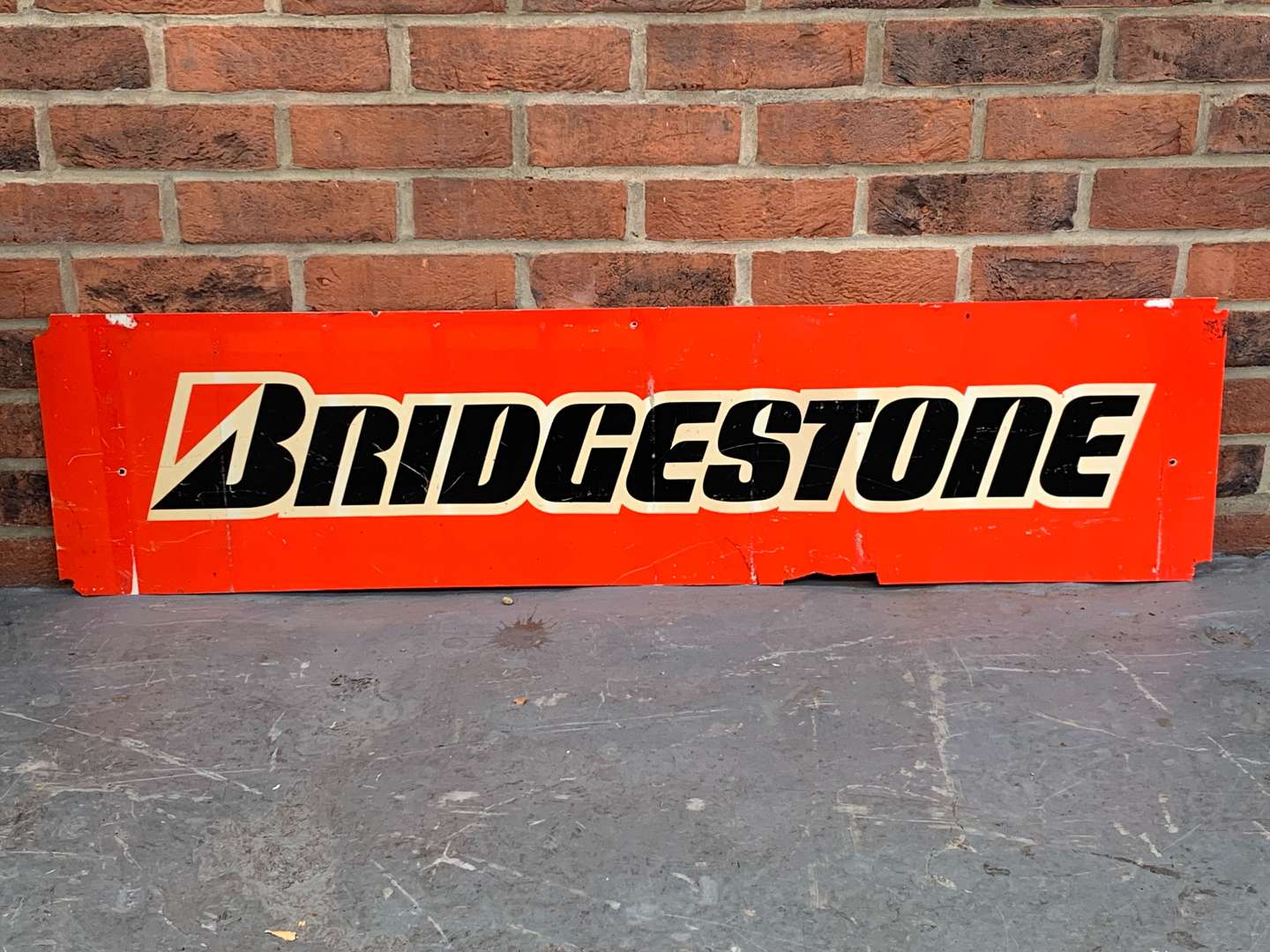 <p>Plastic Bridgestone Tyres Sign A/F</p>