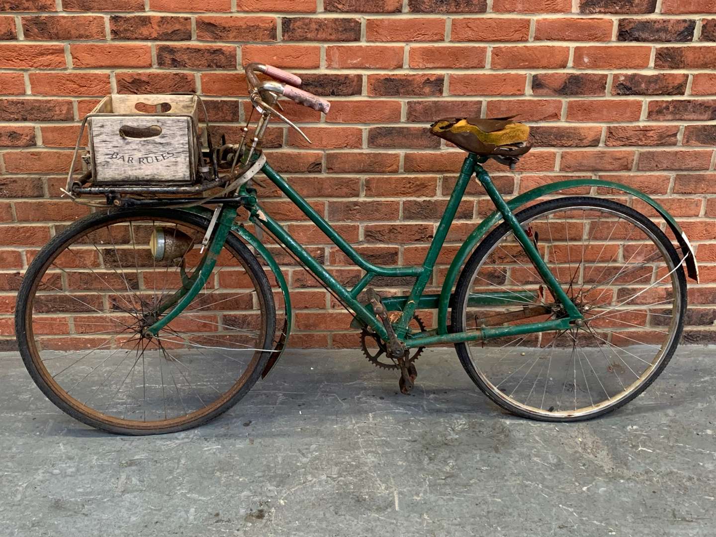 <p>Vintage Green Trade Type Bike</p>