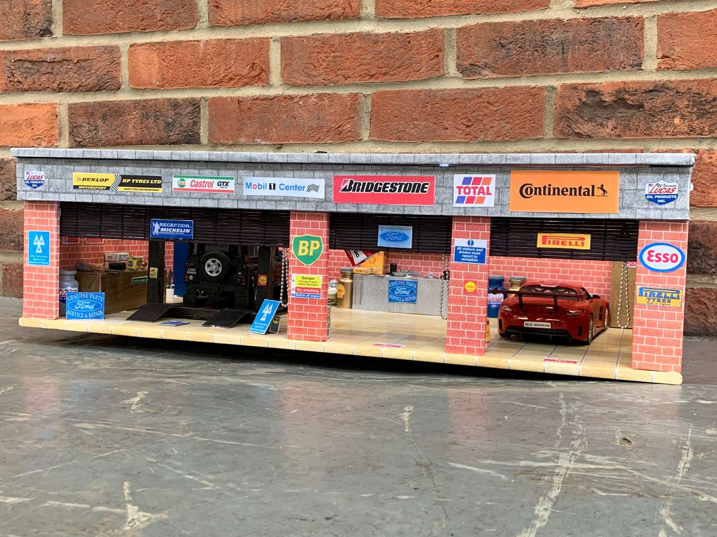 <p>Scratch Built Model Garage 1:24 Scale&nbsp;</p>