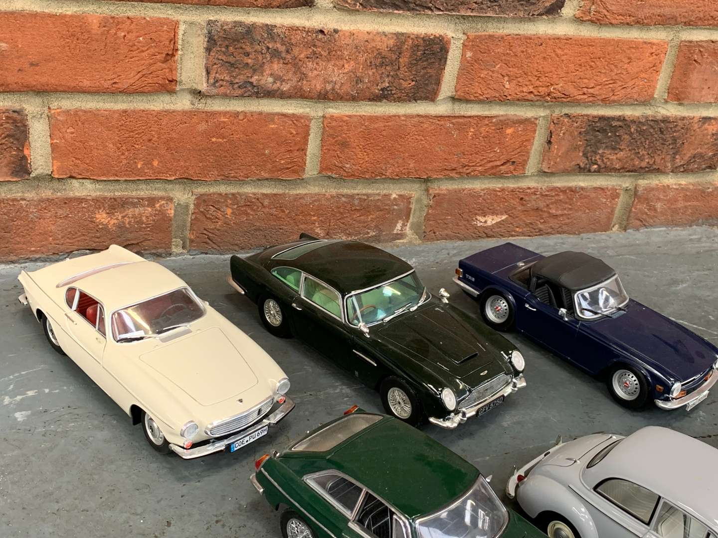 <p>Six Die Cast Model Cars 1:18 Scale</p>