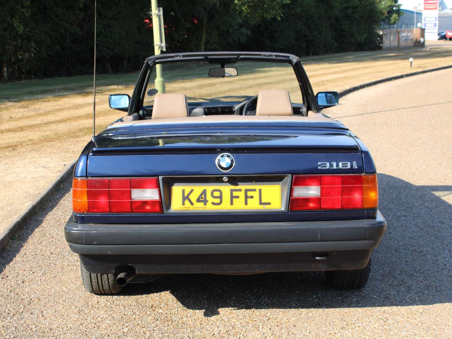<p>1993 BMW E30 318 I LUX CONVERTIBLE&nbsp;</p>