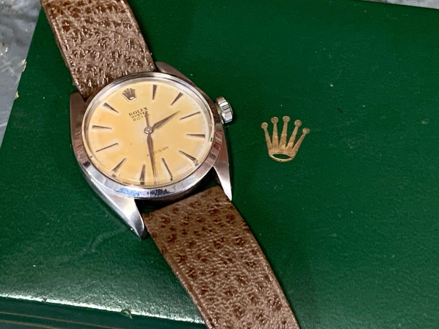 <p>1961 Boxed Manual Wind Rolex Oyster Royal Gents Wrist Watch</p>