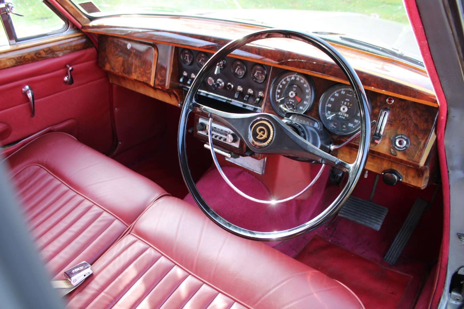 <p>1964 DAIMLER V8 250 Auto</p>