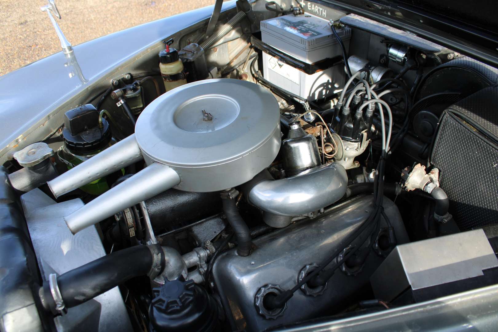 <p>1964 DAIMLER V8 250 Auto</p>