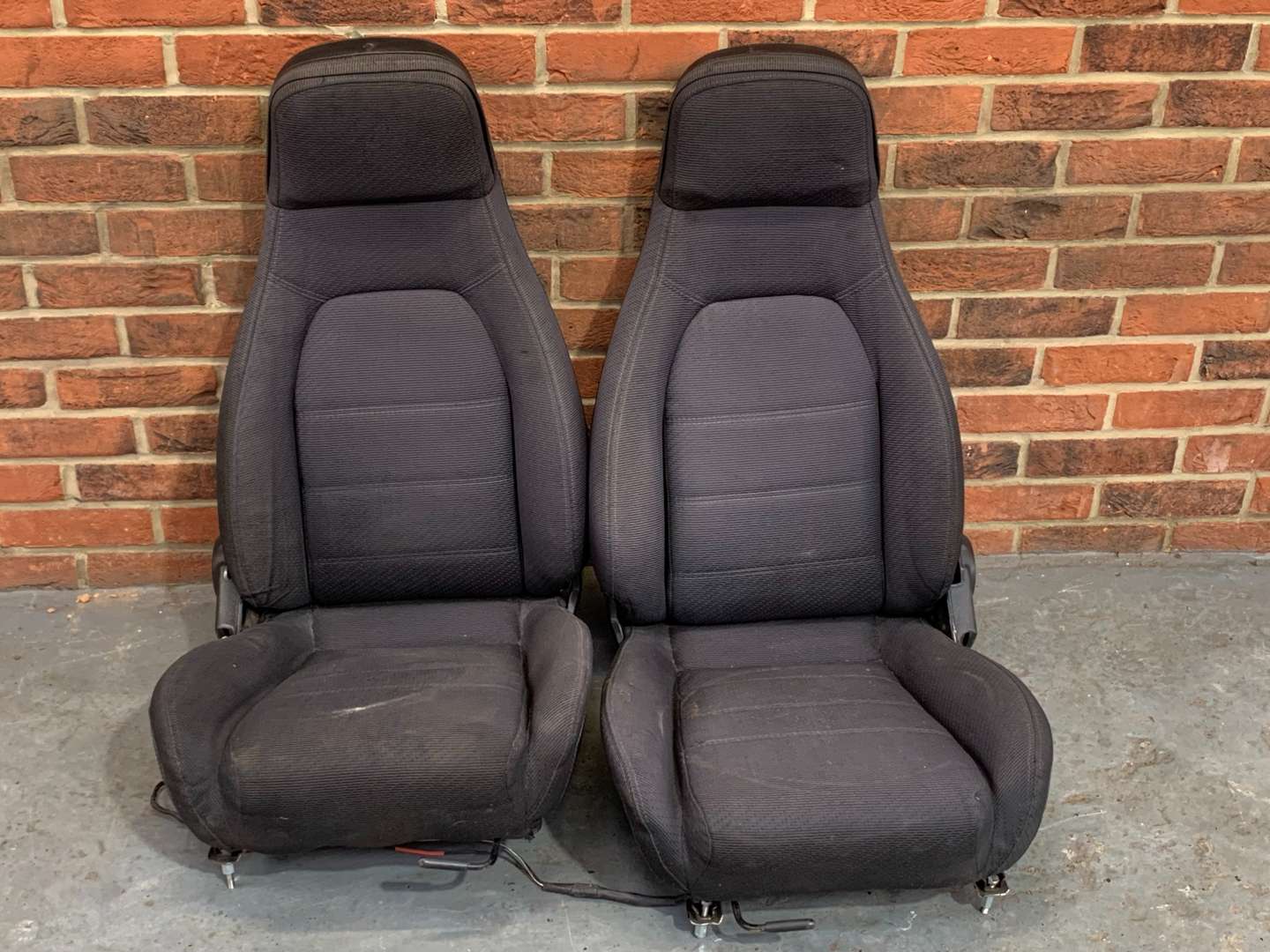 <p>Two Mazda MX5 Seats</p>