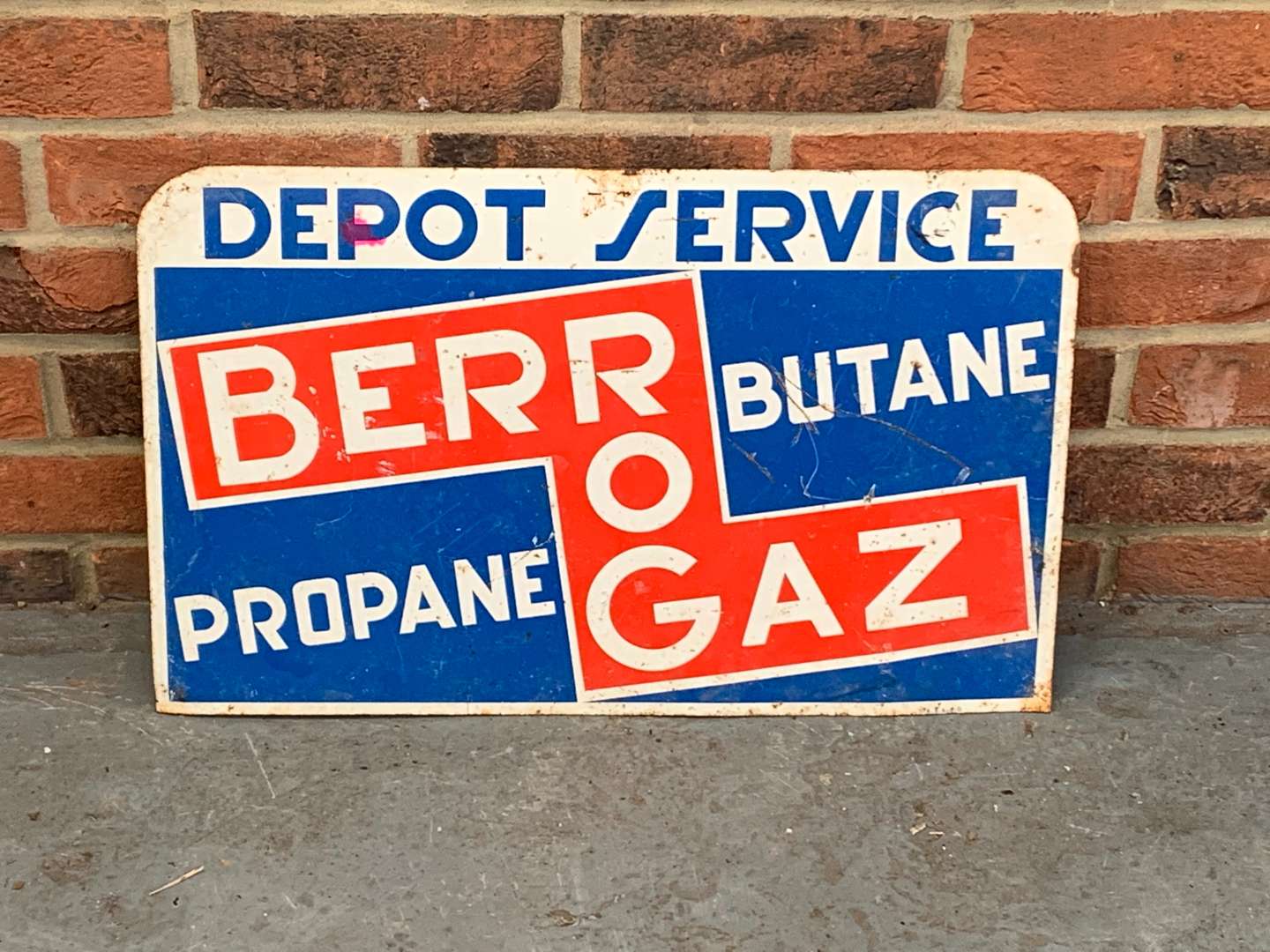 <p>Berrogaz Depot Service Metal Sign</p>