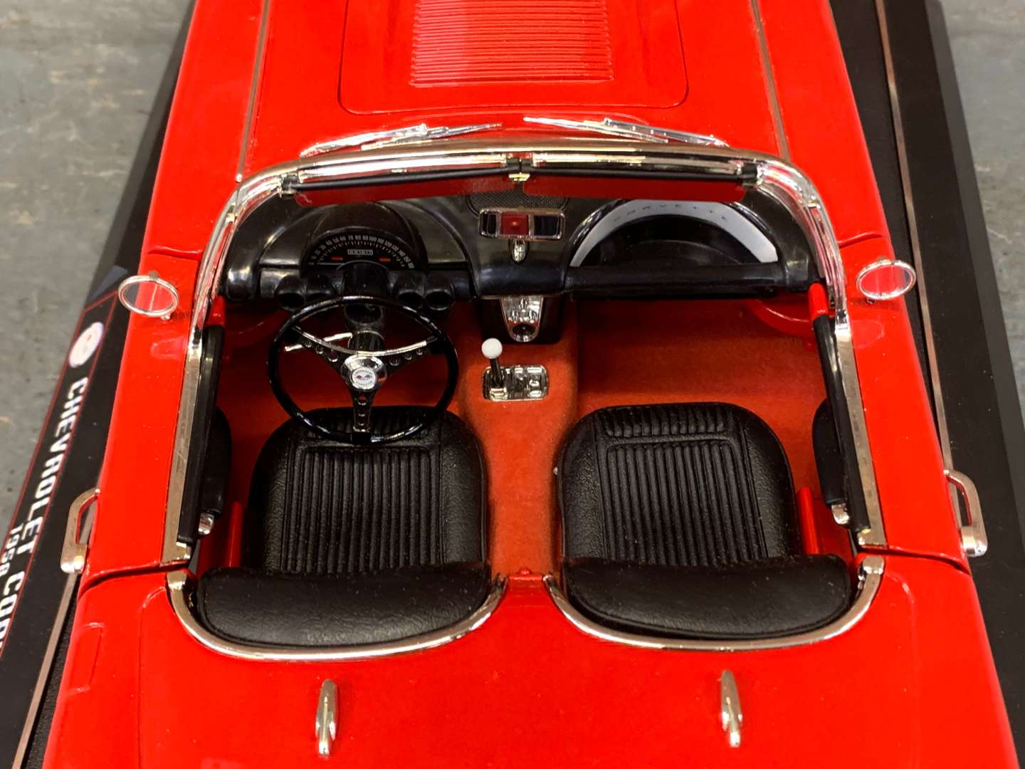 <p>Solido 1:12 Scale 1958 Chevrolet Corvette Model Car</p>