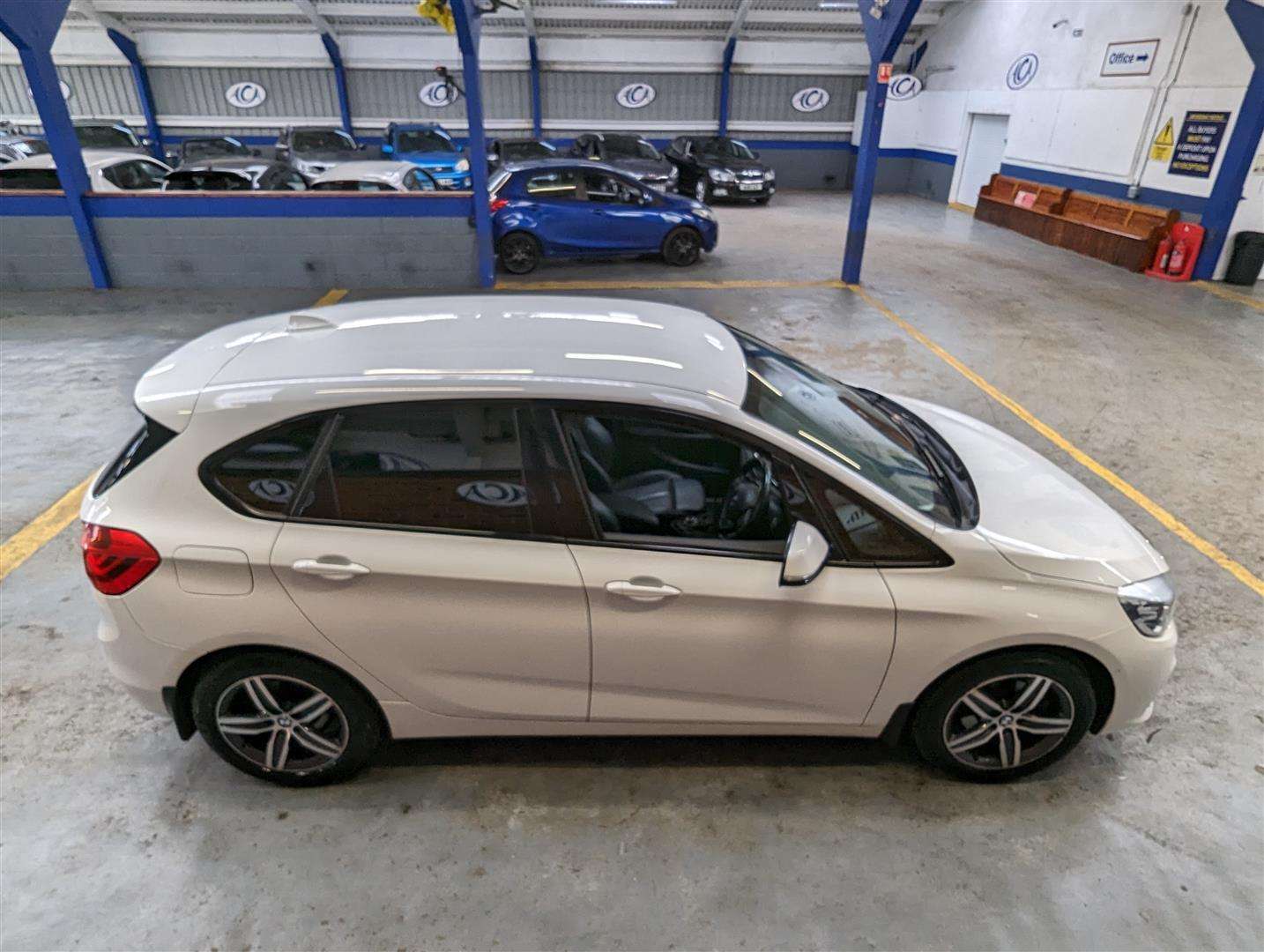 <p>2015 BMW 218D SPORT</p>