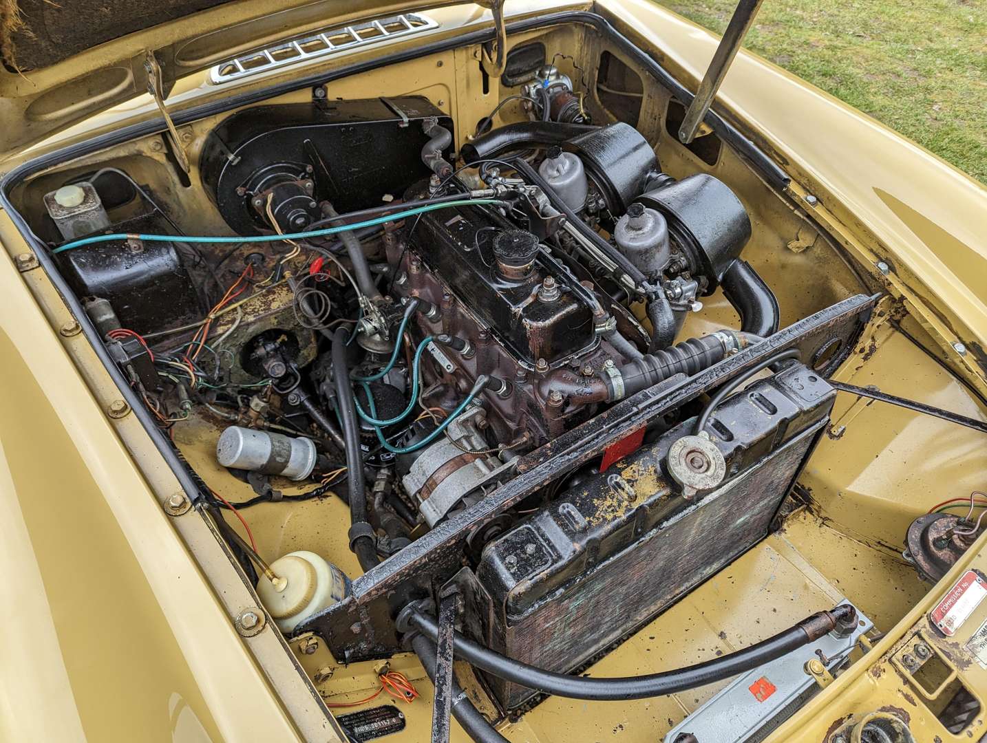 <p>1972 MG B GT AUTO</p>