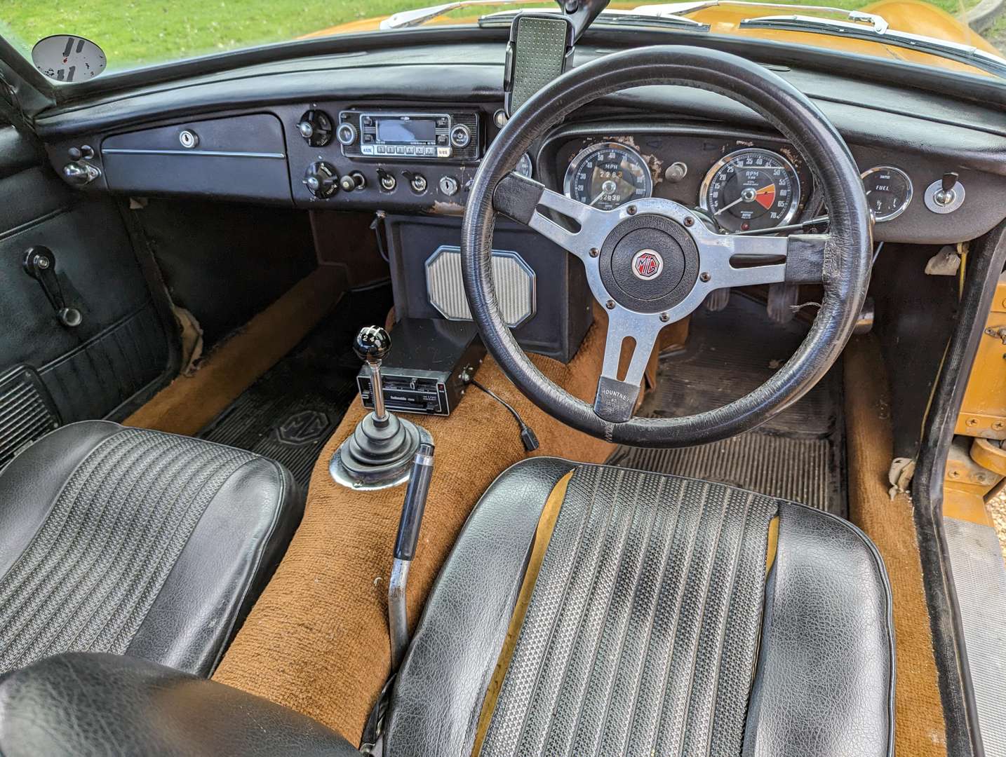 <p>1970 MG B GT</p>