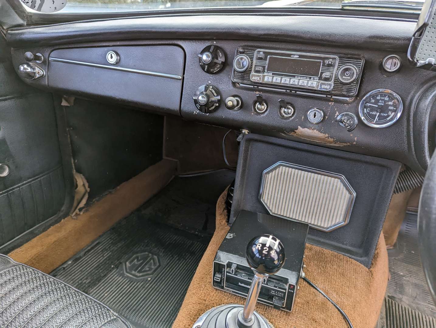 <p>1970 MG B GT</p>