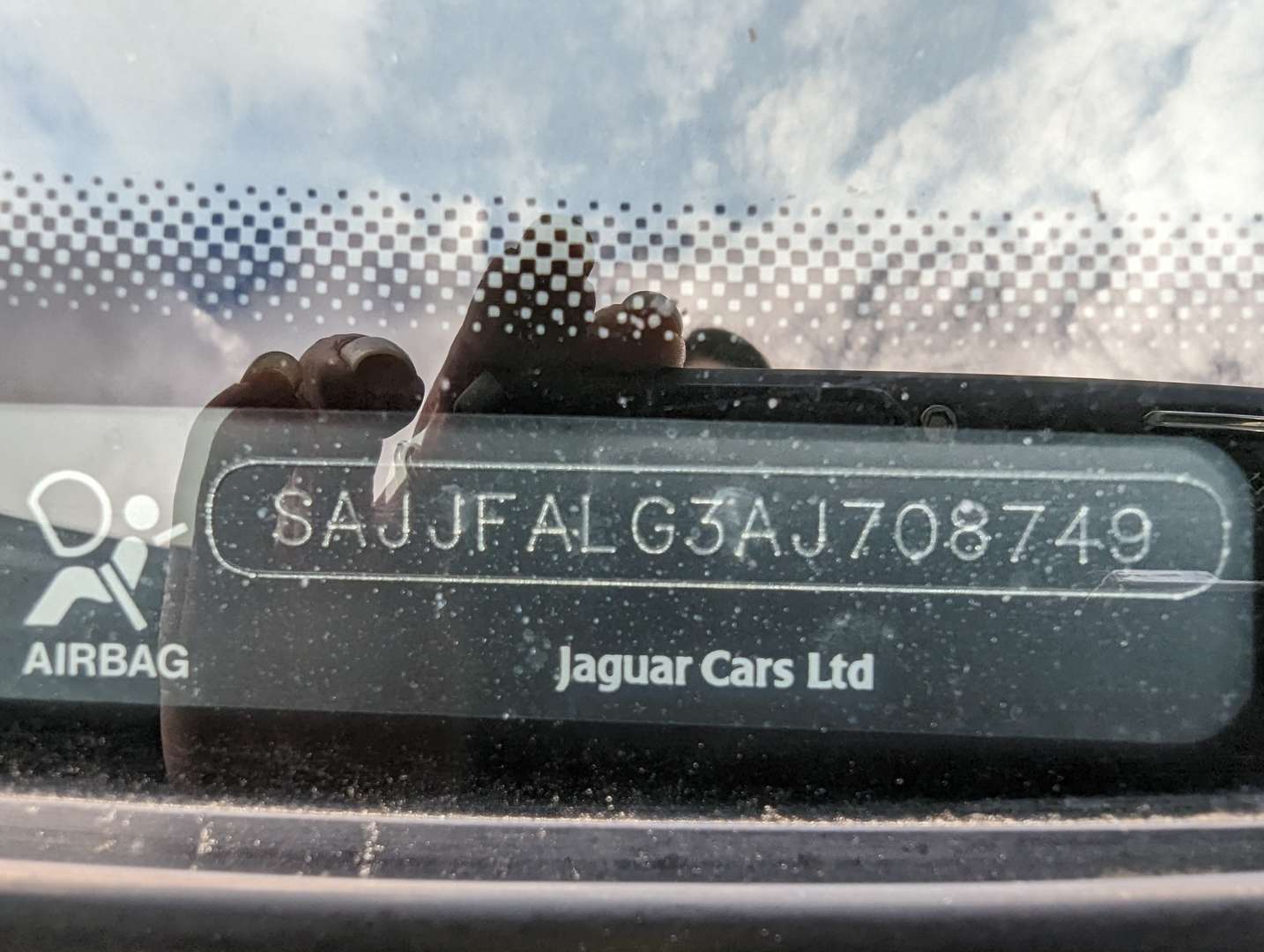 <p>1994 JAGUAR XJ6 3.2 GOLD AUTO</p>