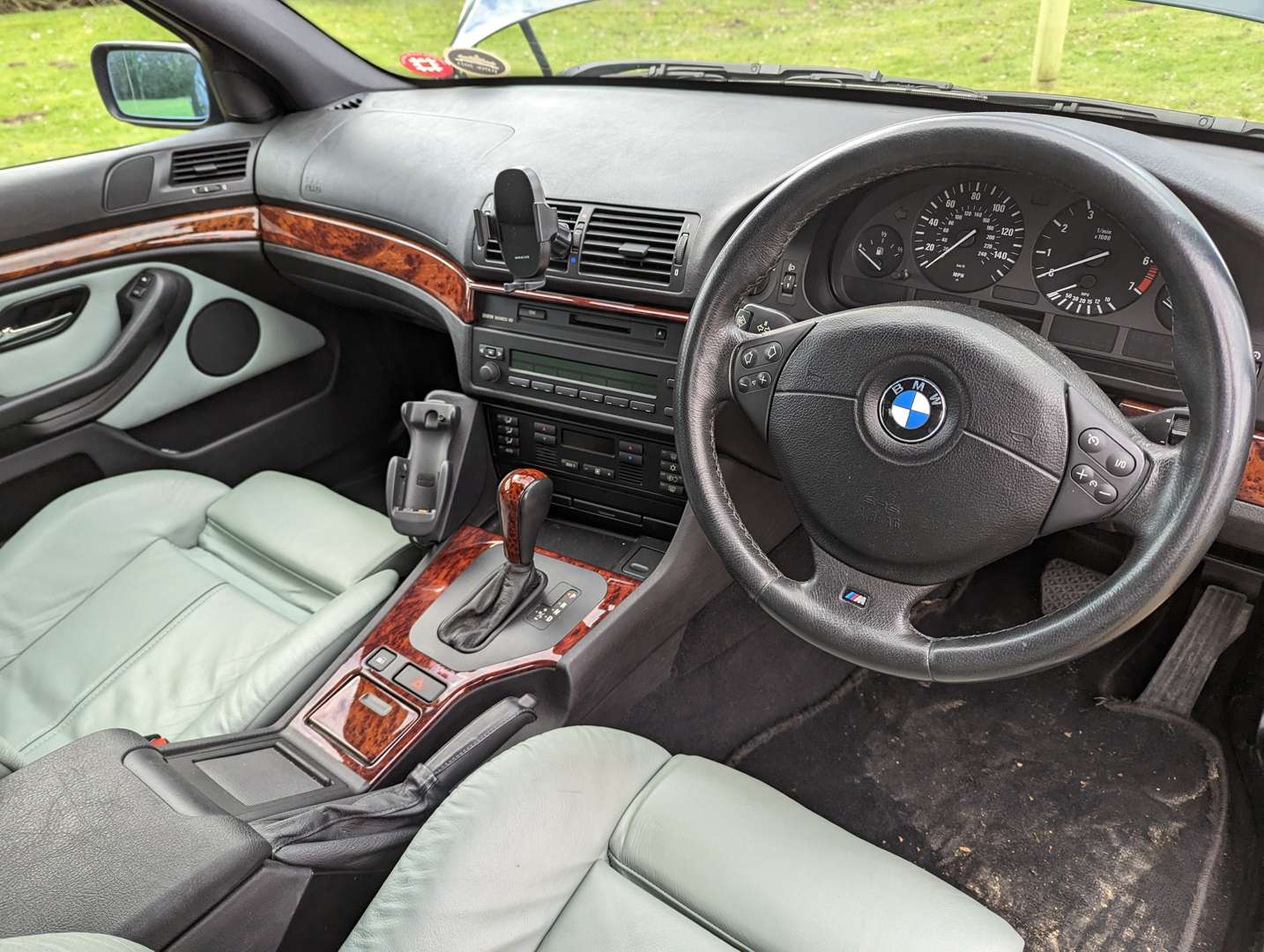 <p>2001 BMW 525I SE AUTO</p>