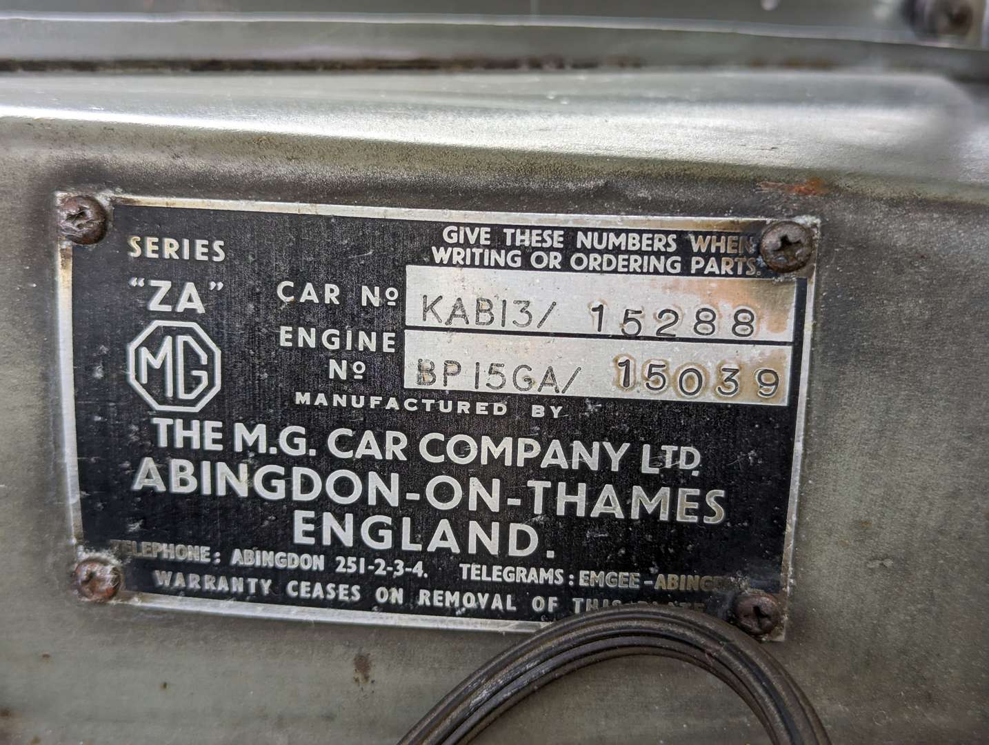 <p>1956 MG MAGNETTE</p>