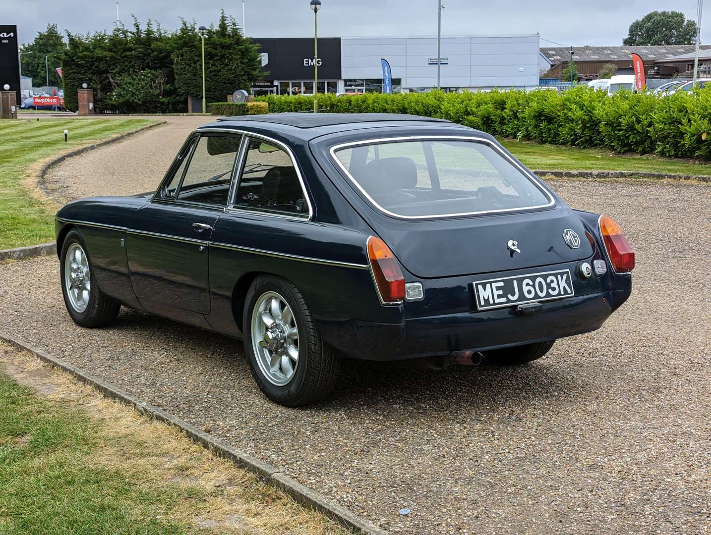 <p>1971 MG B GT</p>
