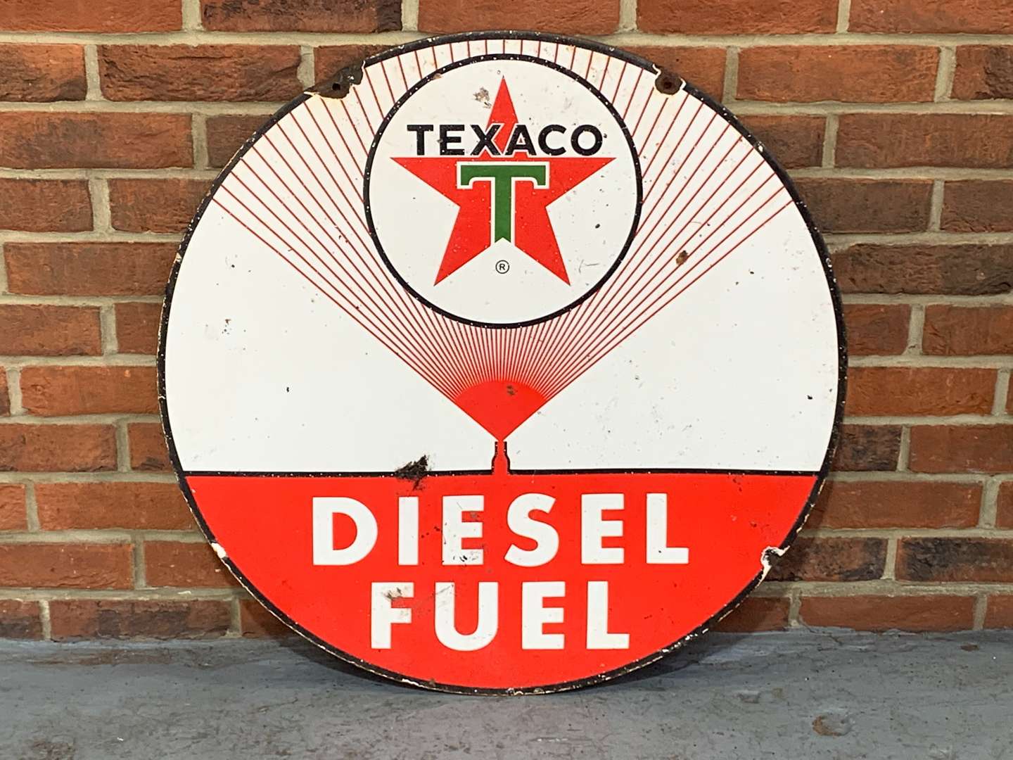 <p>Texaco Diesel Fuel Circular Enamel Sign</p>