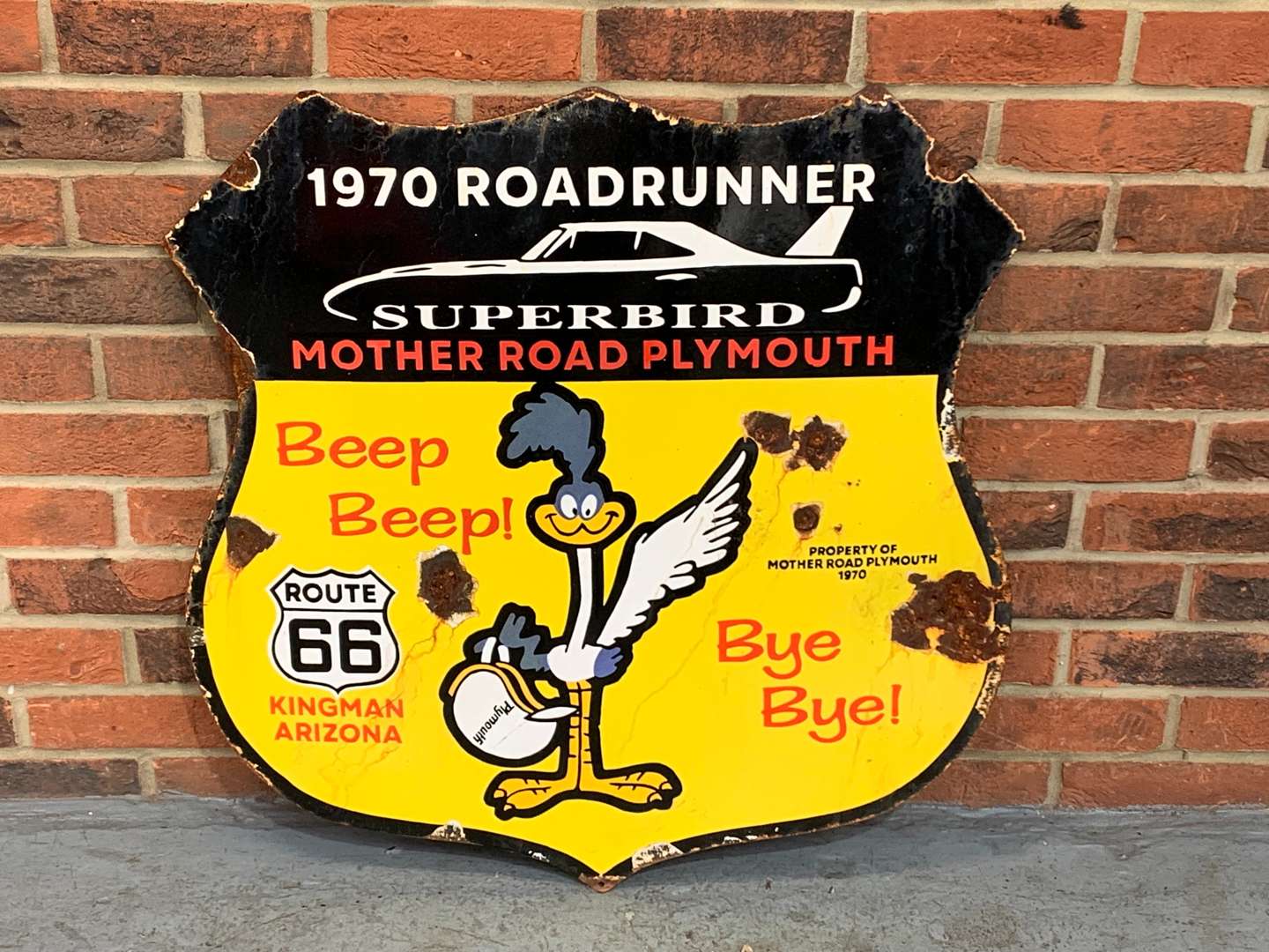 <p>Roadrunner Superbird Enamel Shield Sign</p>