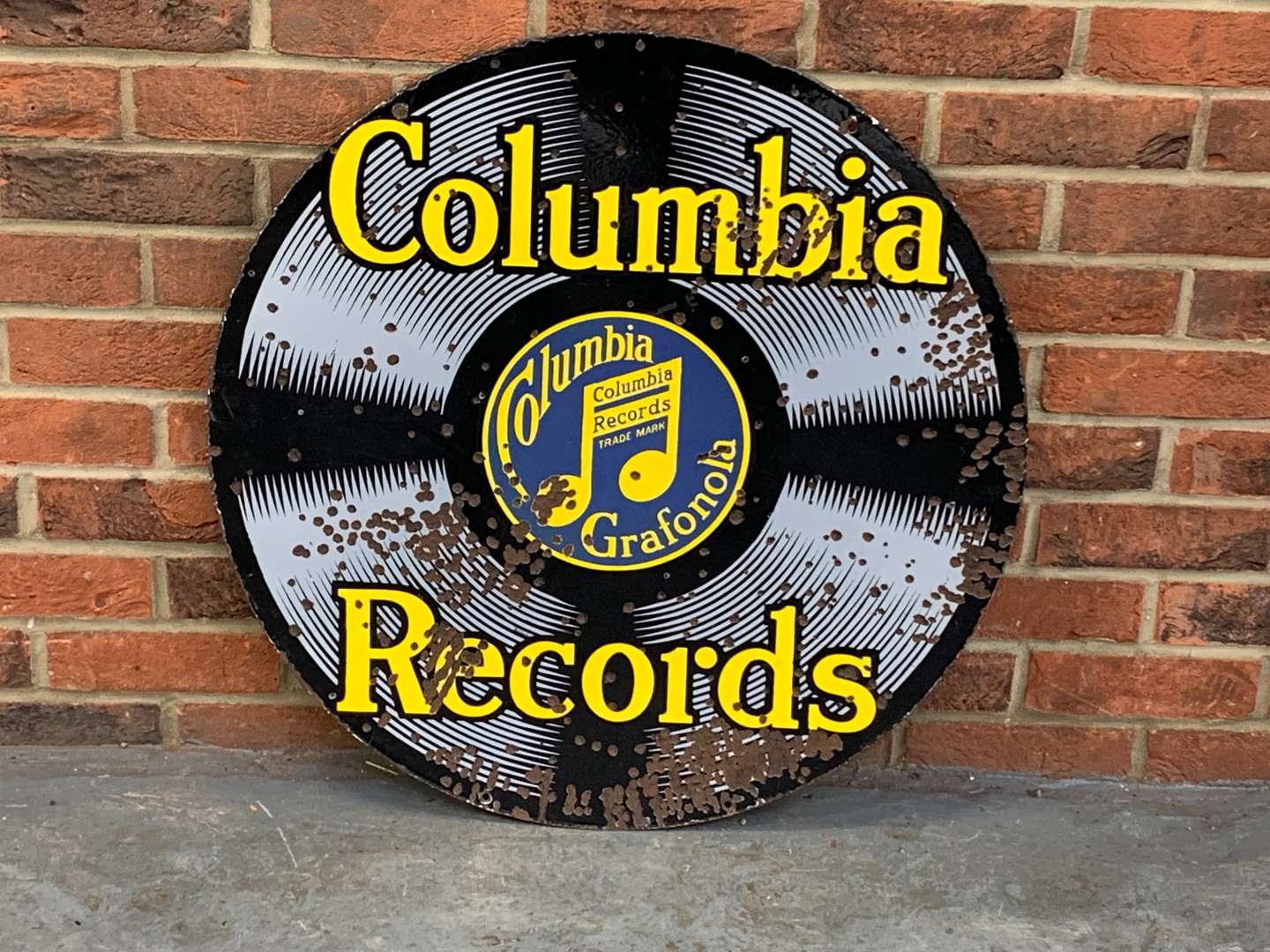 <p>Original Columbia Records Circular Hanging Enamel Sign</p>