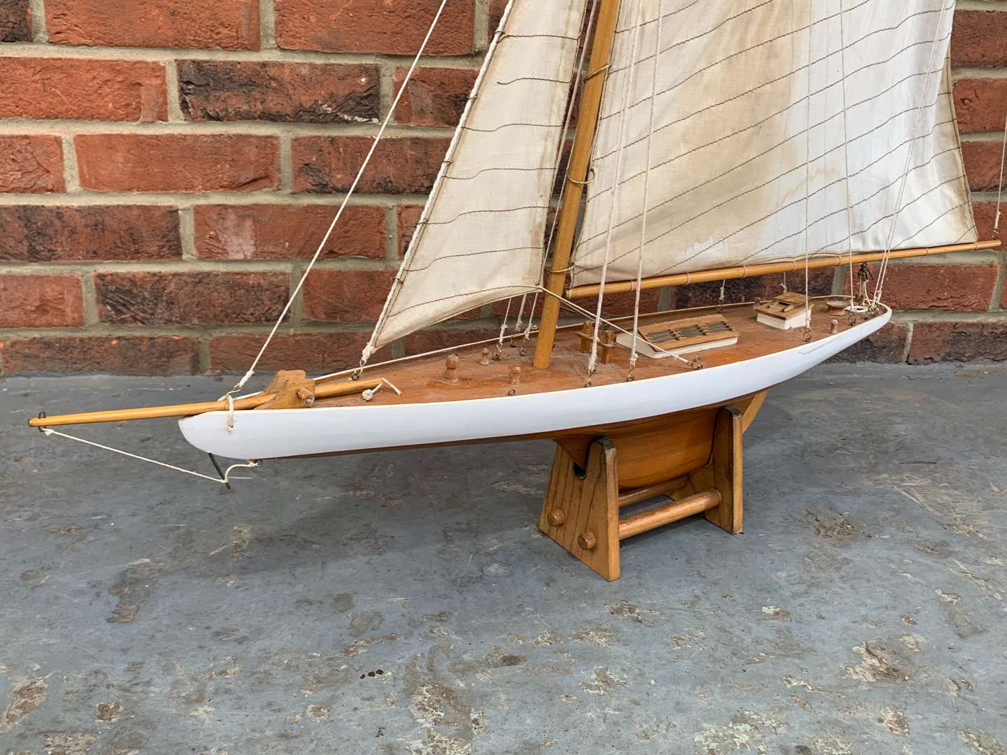 <p>Wooden Made Pond Yacht</p>
