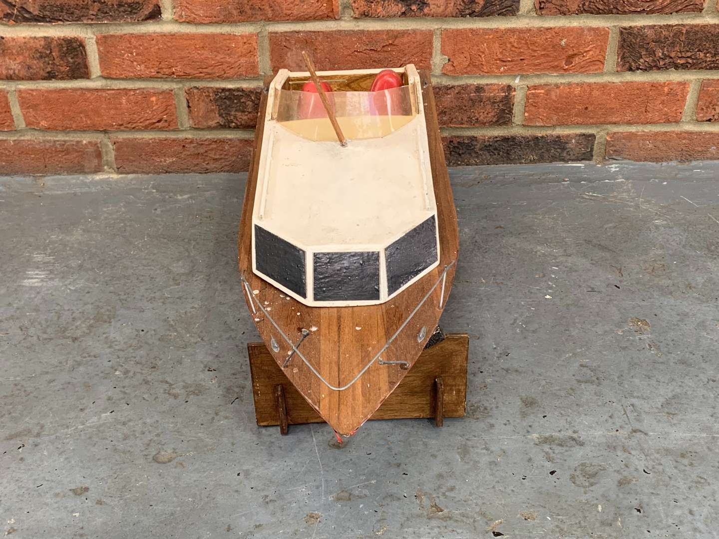 <p>Wooden Made Remote Controlled Boat&nbsp;</p>