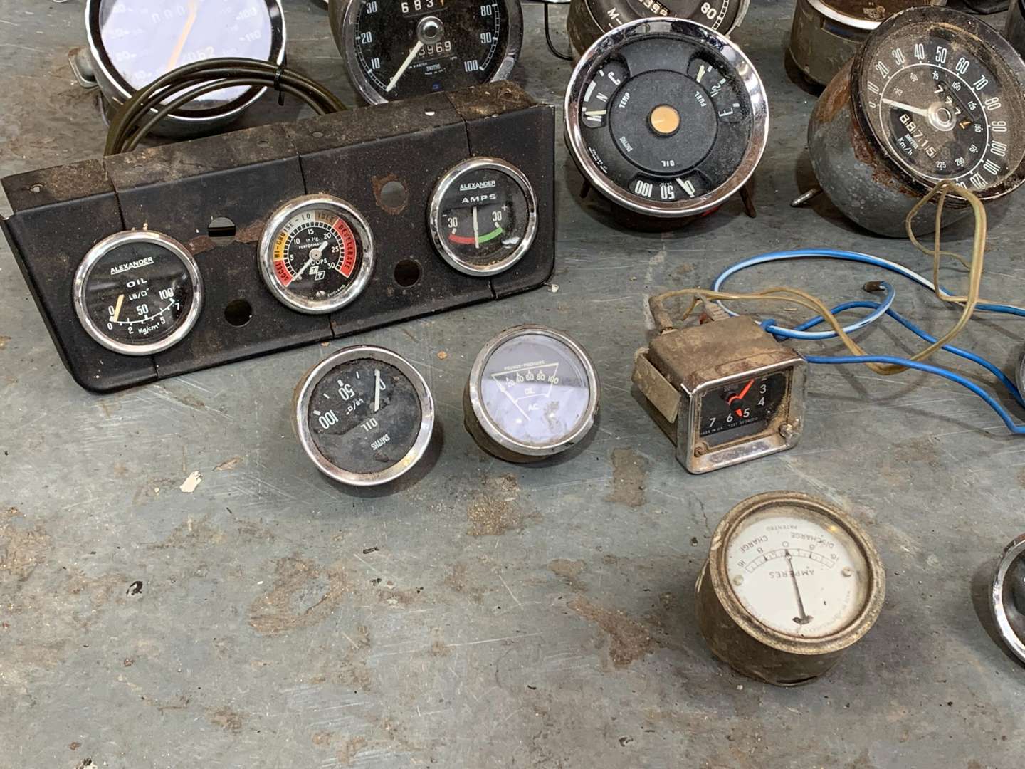 <p>Box of Classic Car Speedos and Dials</p>