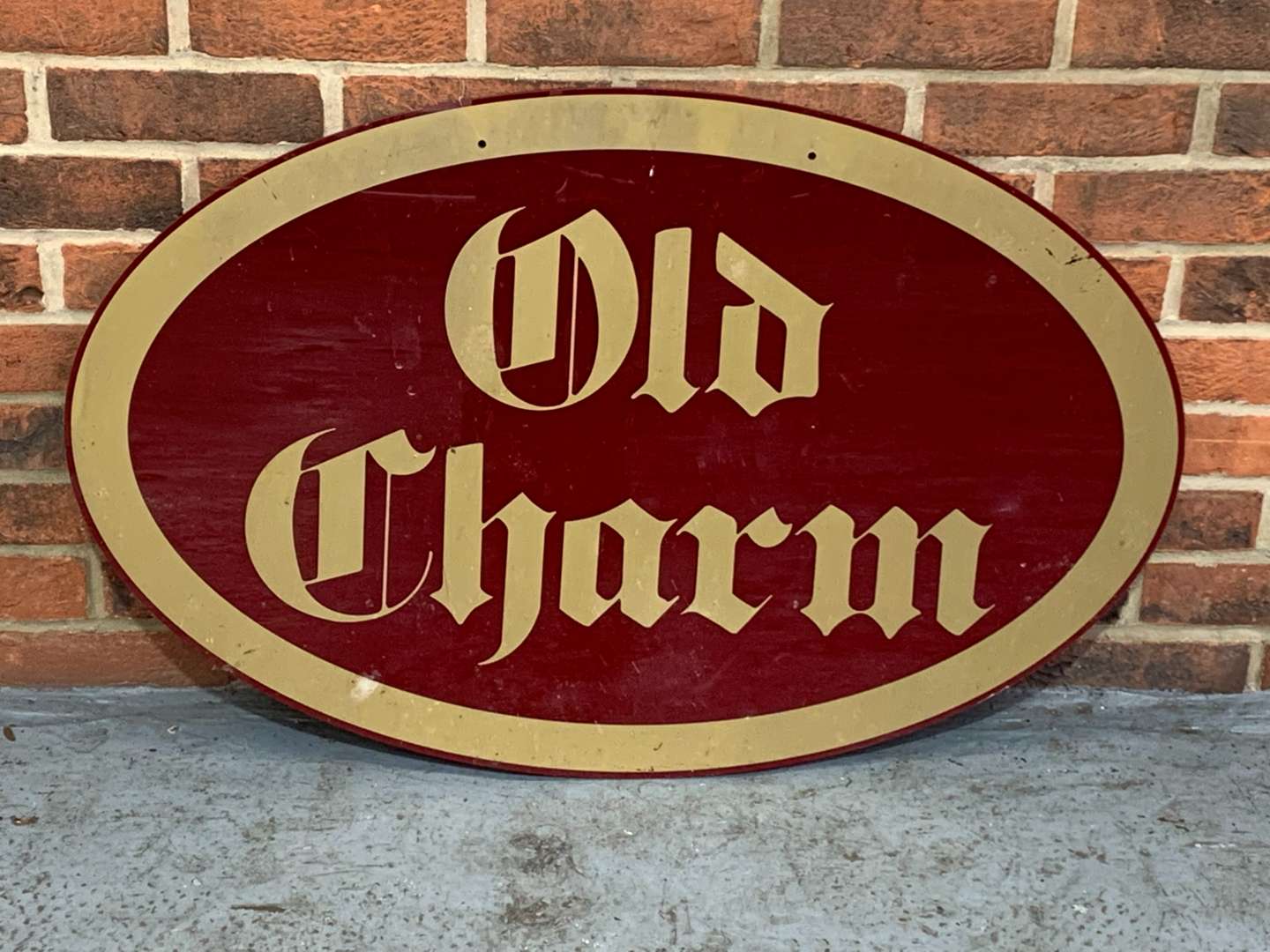 <p>Old Charm Perspex Oval Sign</p>