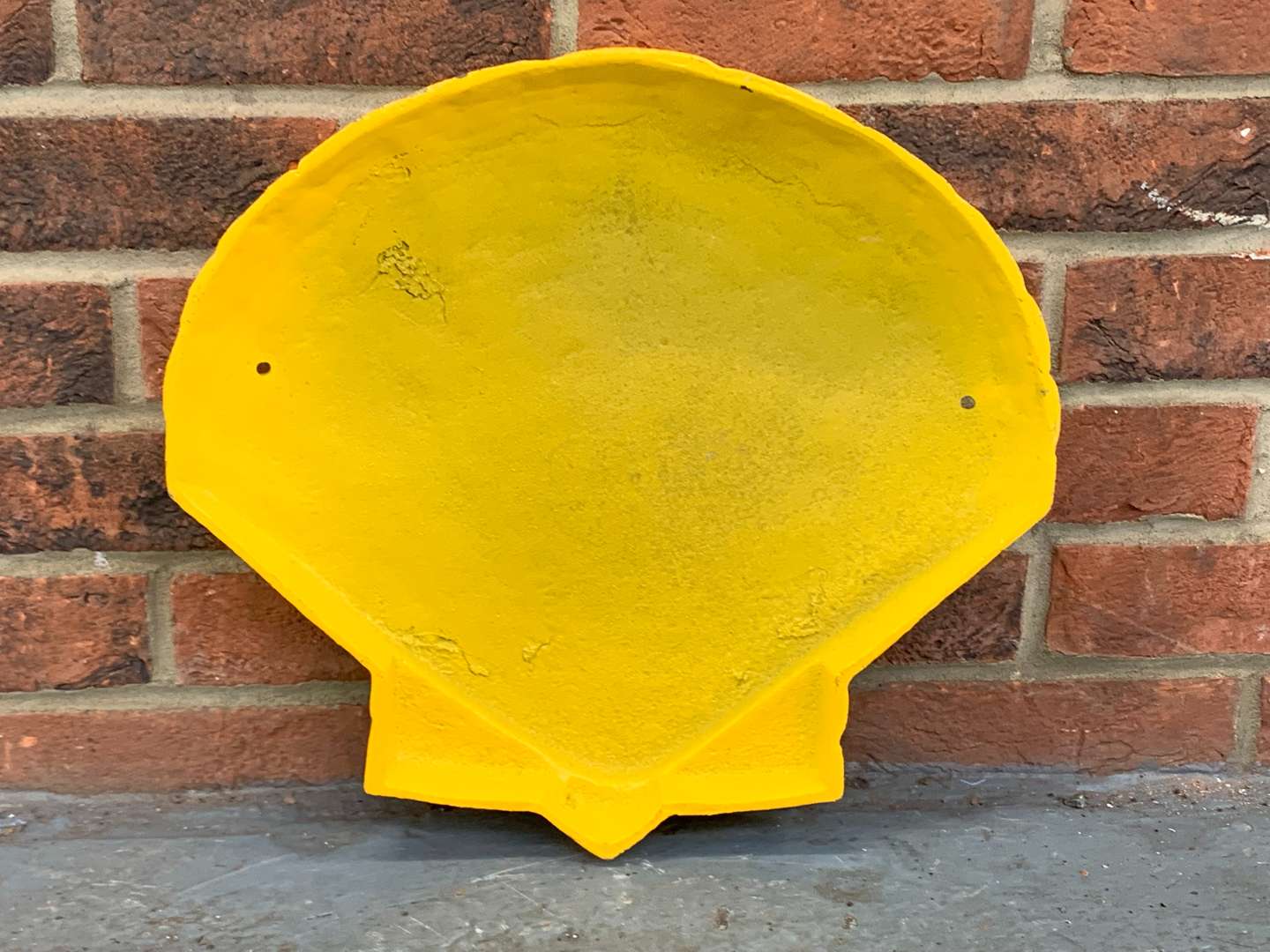 <p>Shell Cast Iron Sign</p>