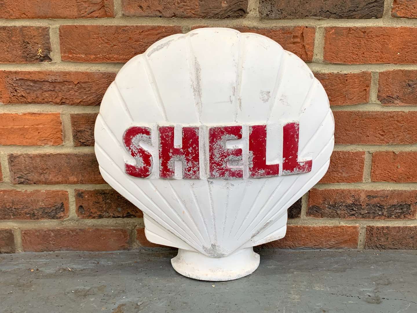 <p>Shell Cast Aluminium Display</p>