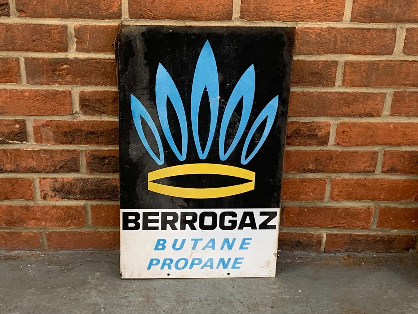 <p>Berrogaz Metal Flange Sign</p>