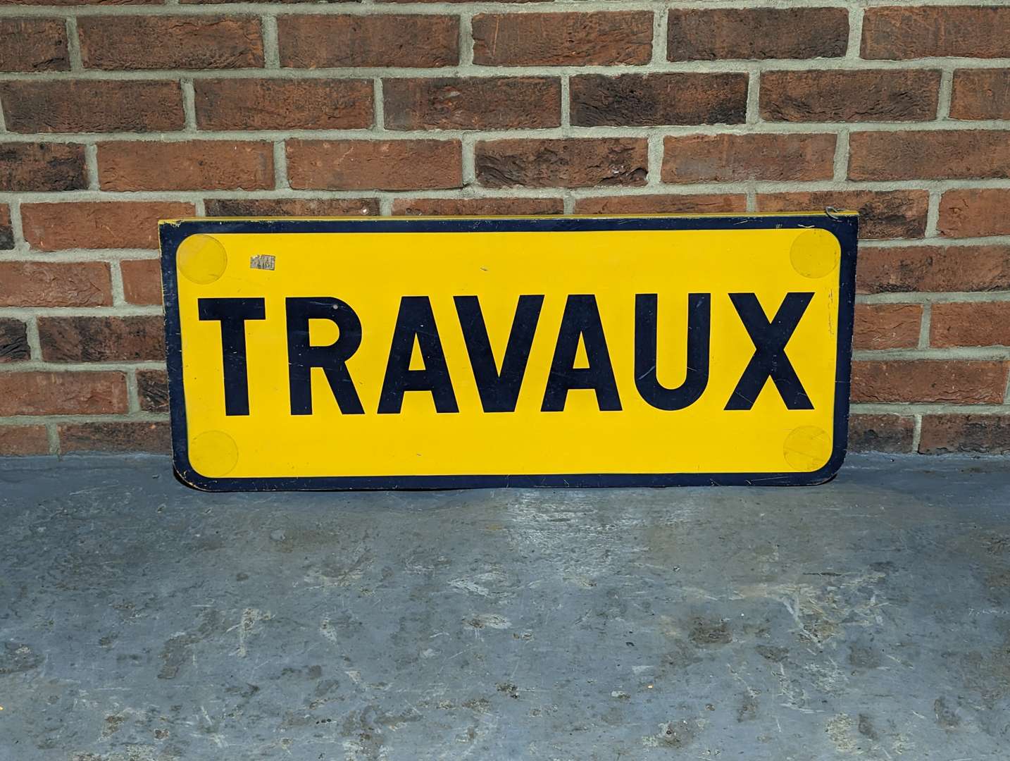 <p>Travaux Metal Hanging Sign&nbsp;</p>
