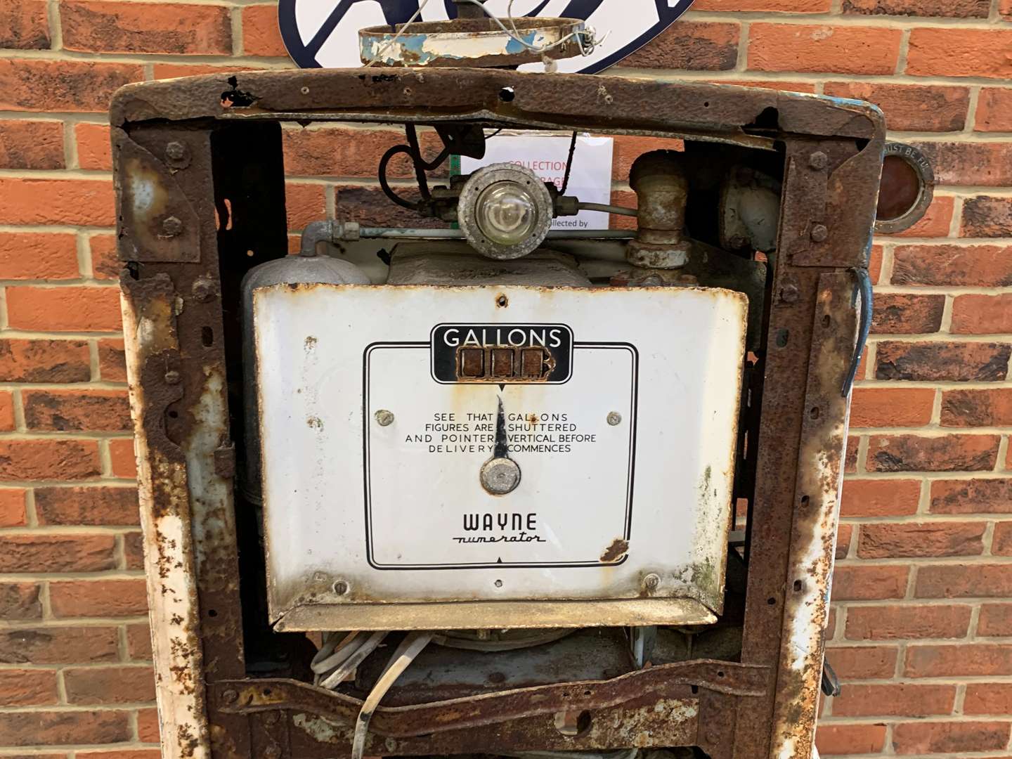 <p>Wayne Numerator Vintage Petrol Pump (For Restoration)</p>