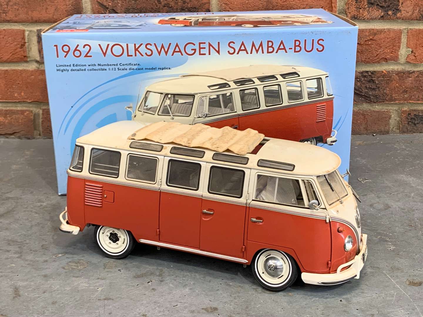 <p>Sun Star 1962 Boxed Volkswagen Samba Bus 1;12 Scale a/f</p>