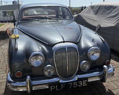 1967 DAIMLER V8 250