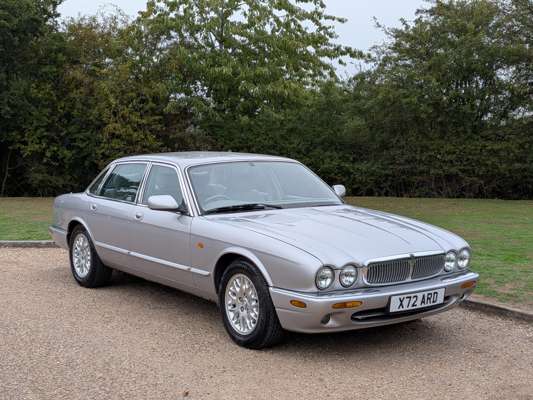 2000 JAGUAR XJ8 AUTO